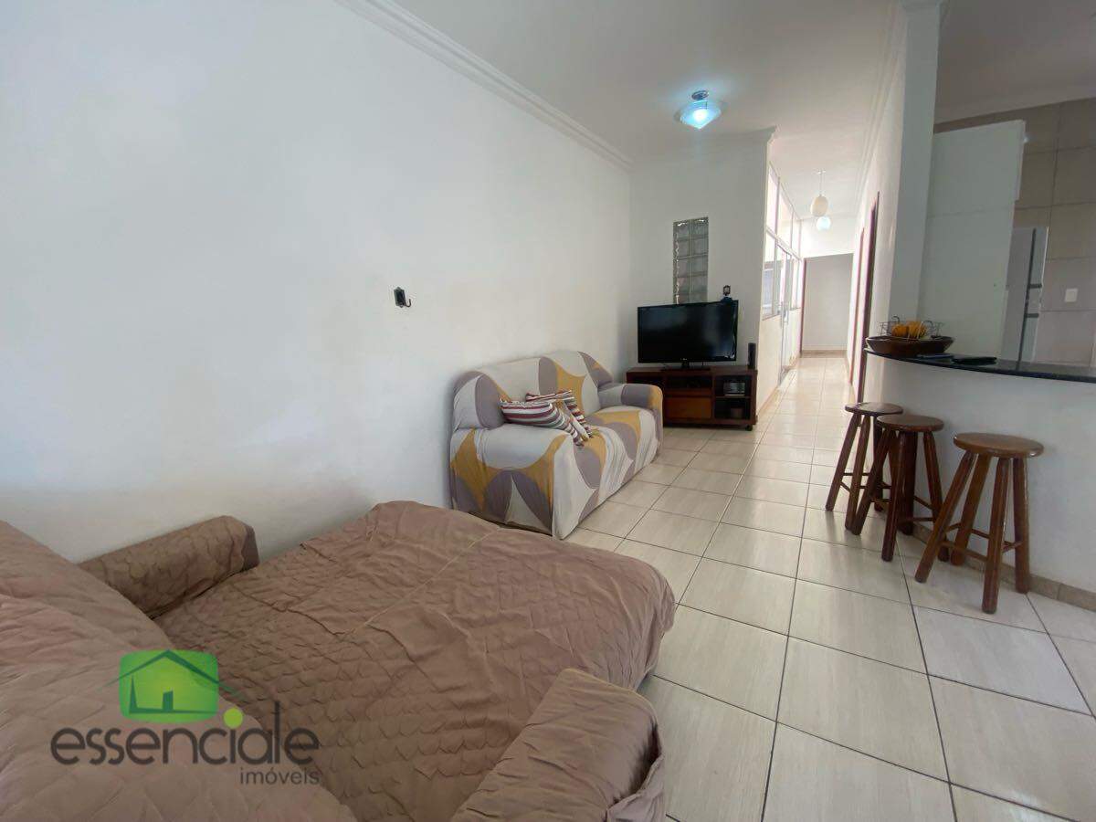Casa de 210m² e 3 quartos no bairro Jardim Riacho das Pedras à venda por R$ 950.000