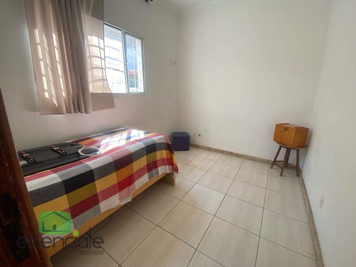 Casa de 210m² e 3 quartos no bairro Jardim Riacho das Pedras à venda por R$ 950.000