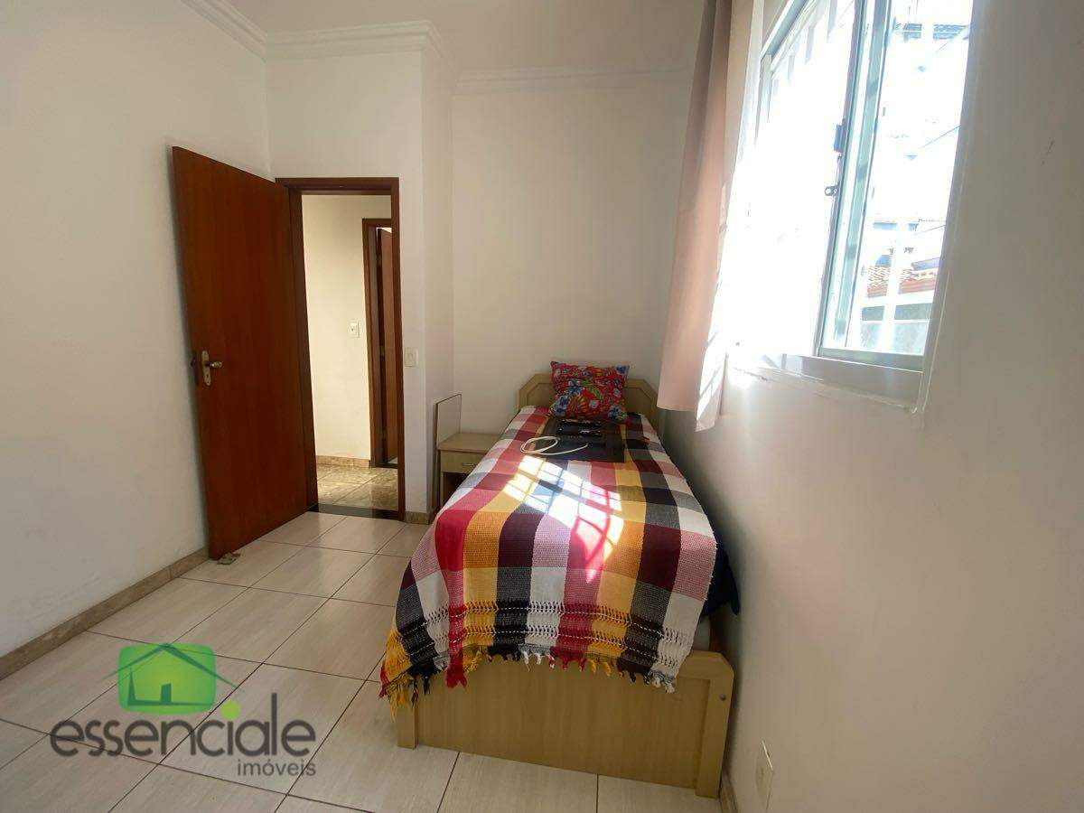 Casa de 210m² e 3 quartos no bairro Jardim Riacho das Pedras à venda por R$ 950.000