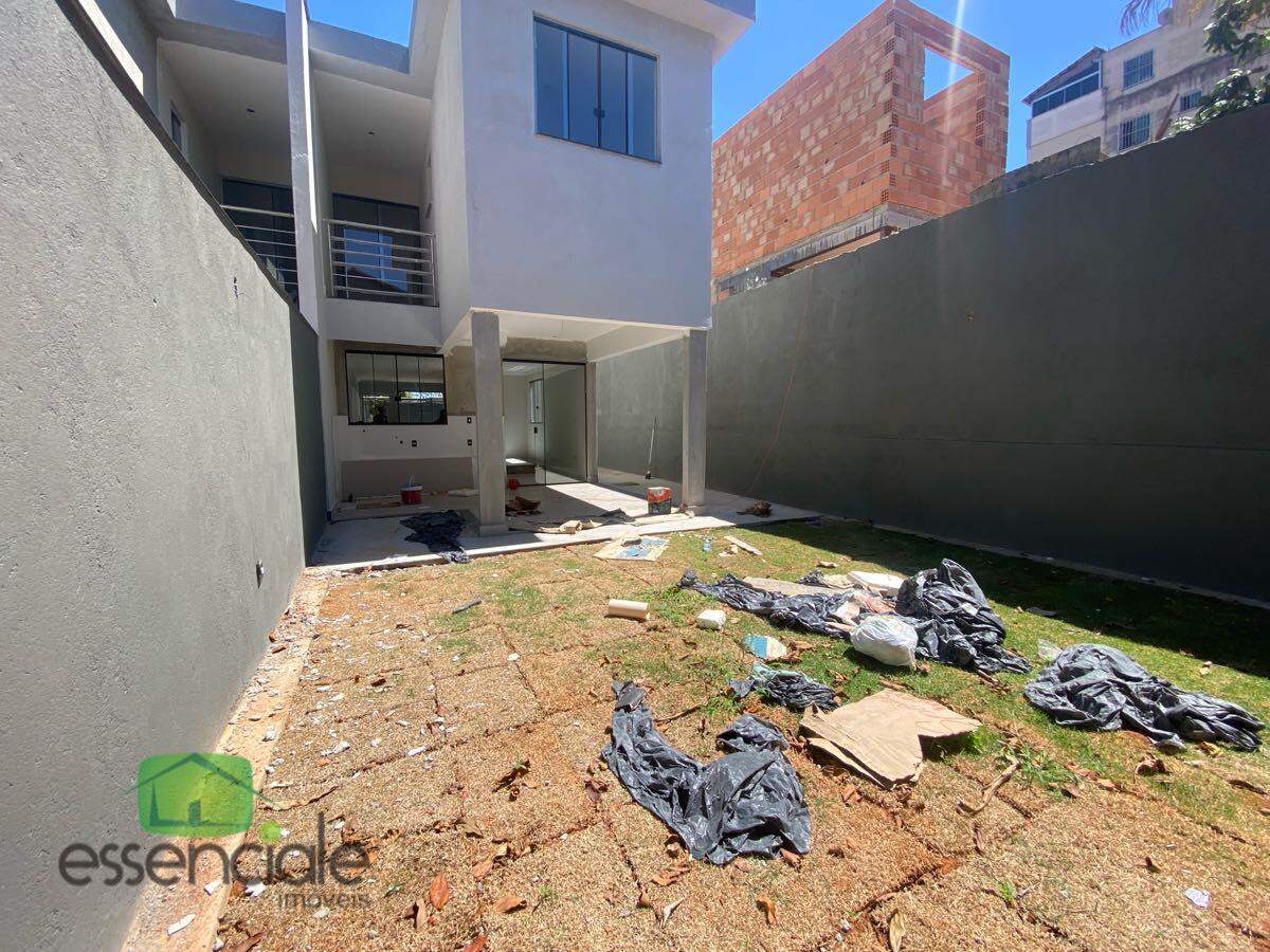Casa Geminada de 133m² e 3 quartos no bairro Linda Vista à venda por R$ 750.000