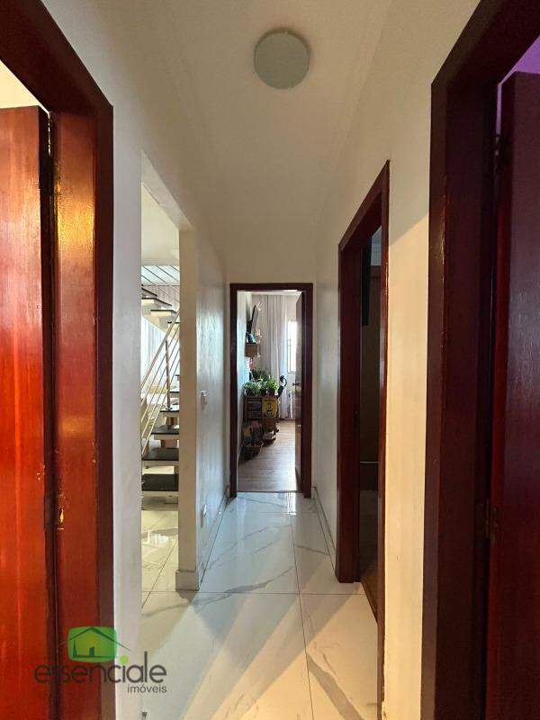 Cobertura de 126m² e 3 quartos no bairro Jardim Riacho das Pedras à venda por R$ 530.000