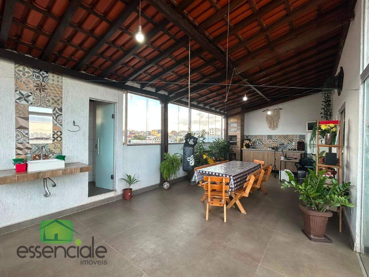 Cobertura de 126m² e 3 quartos no bairro Jardim Riacho das Pedras à venda por R$ 530.000