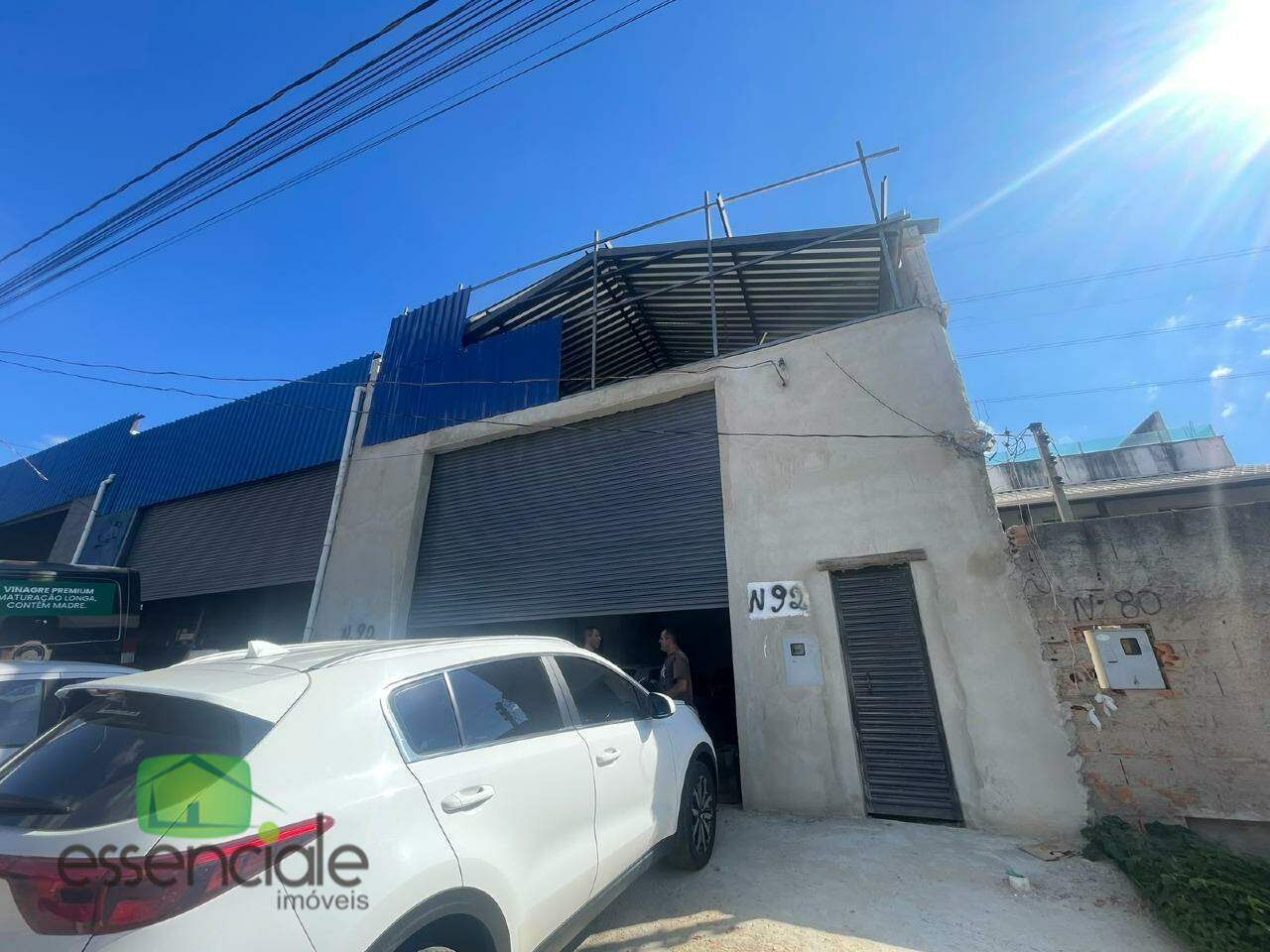 Galpão 136m2 de loja mais mezanino bairro tropical à venda por 550 mil!