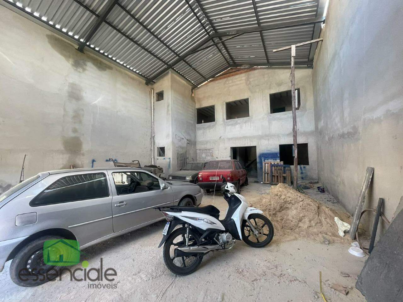 Galpão 136m2 de loja mais mezanino bairro tropical à venda por 550 mil!