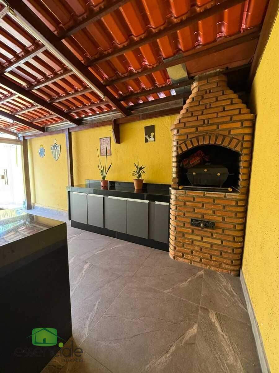 Casa de 150m² e 3 quartos no bairro Jardim Riacho das Pedras à venda por R$ 730.000