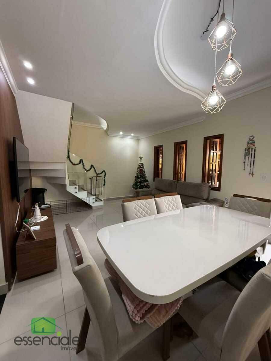 Casa de 150m² e 3 quartos no bairro Jardim Riacho das Pedras à venda por R$ 730.000