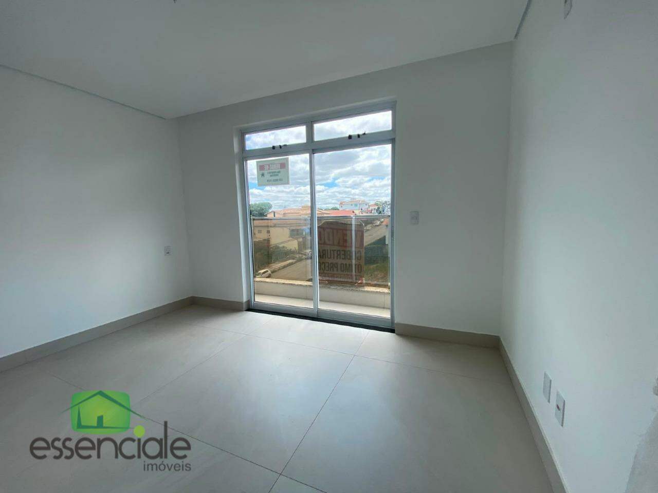 Cobertura de 206 m² e 3 quartos no bairro Jardim Riacho das Pedras à venda por R$ 1.200.000