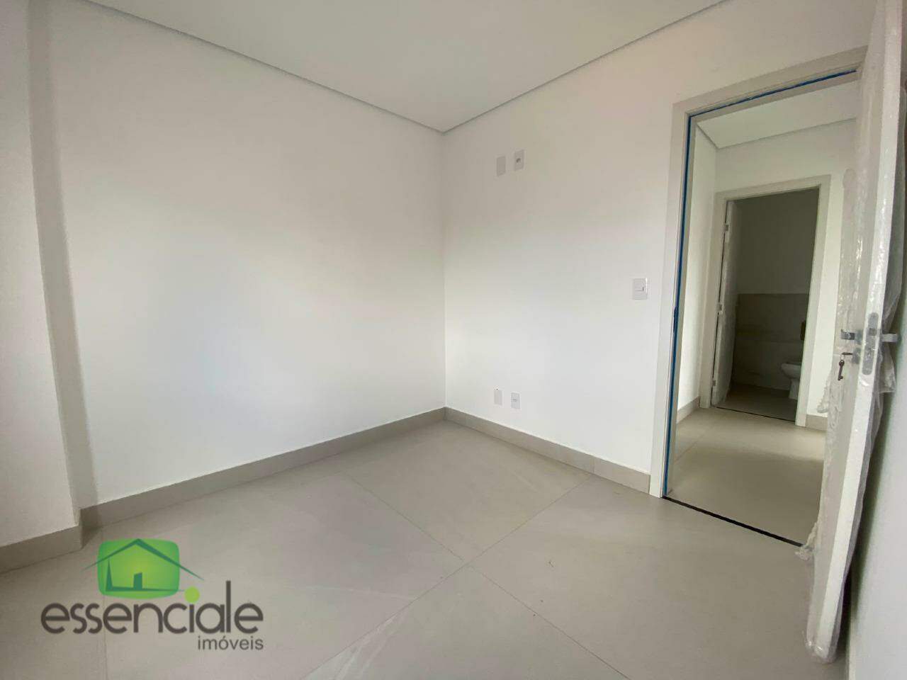 Cobertura de 206 m² e 3 quartos no bairro Jardim Riacho das Pedras à venda por R$ 1.200.000