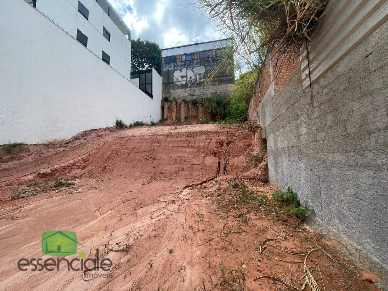 Lote comercial com 496m2 bairro arcádia(centro contagem) a venda pode 990 mil