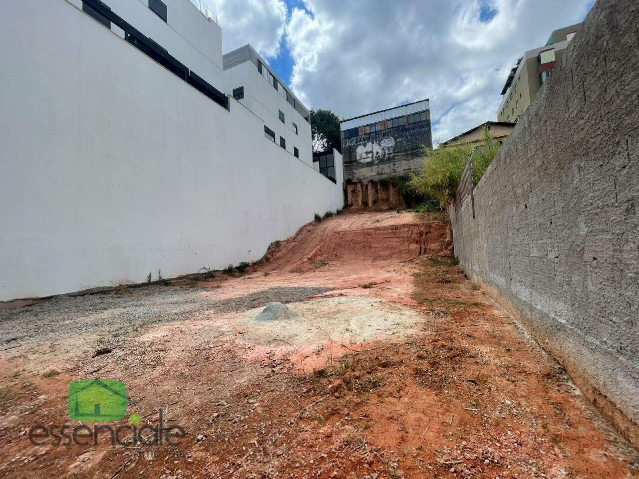 Lote comercial com 496m2 bairro arcádia(centro contagem) a venda pode 990 mil