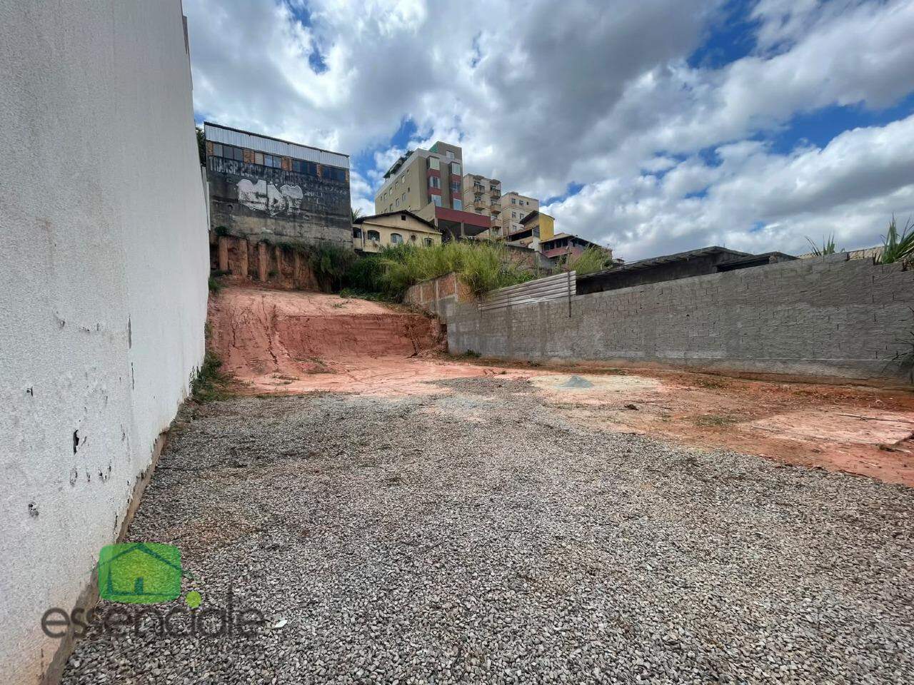 Lote comercial com 496m2 bairro arcádia(centro contagem) a venda pode 990 mil