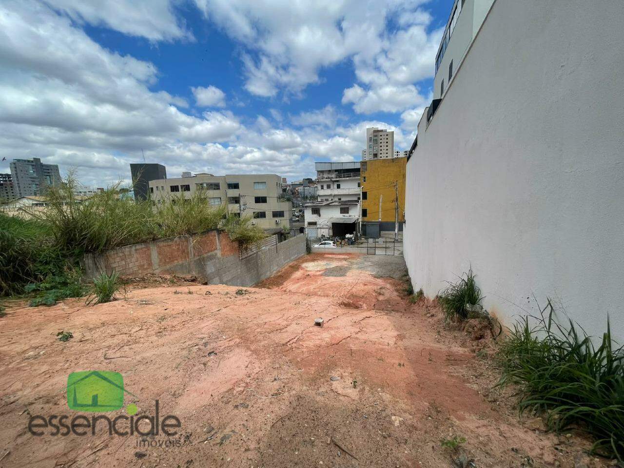 Lote comercial com 496m2 bairro arcádia(centro contagem) a venda pode 990 mil