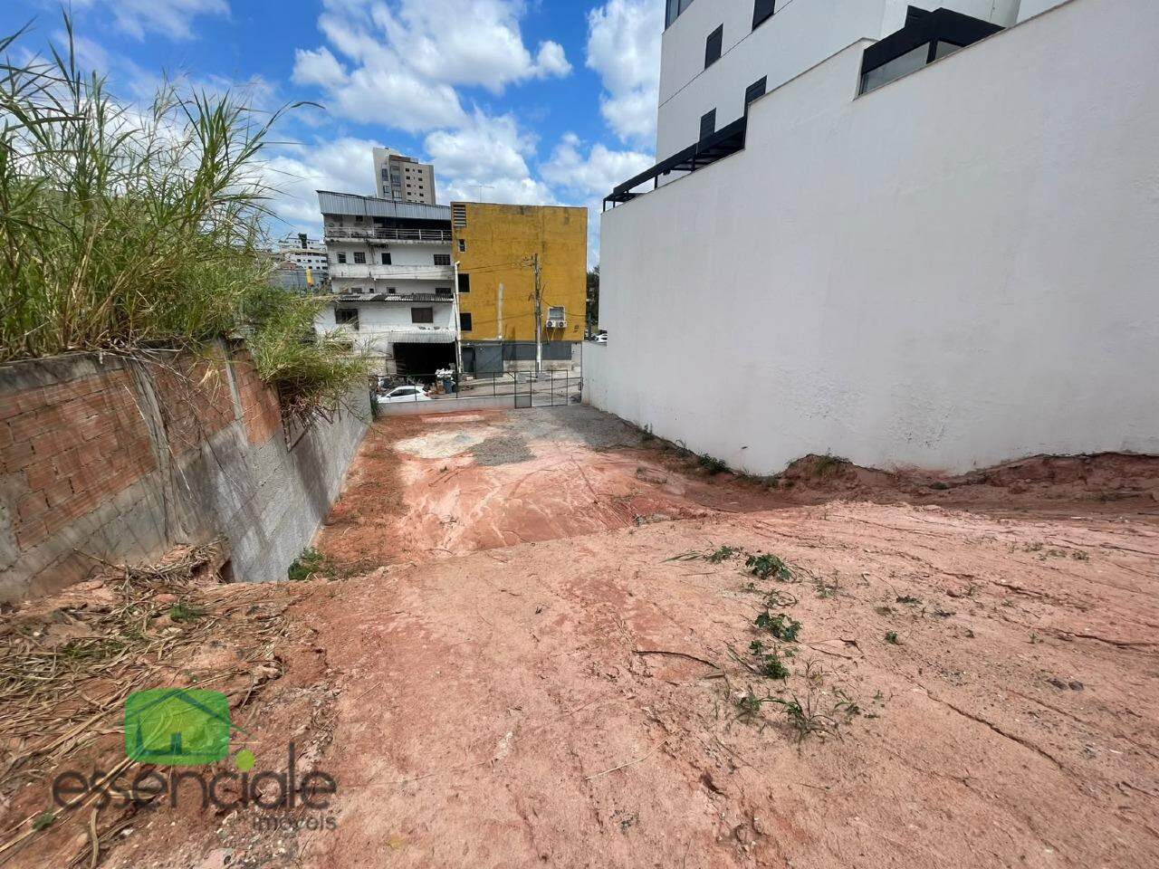 Lote comercial com 496m2 bairro arcádia(centro contagem) a venda pode 990 mil