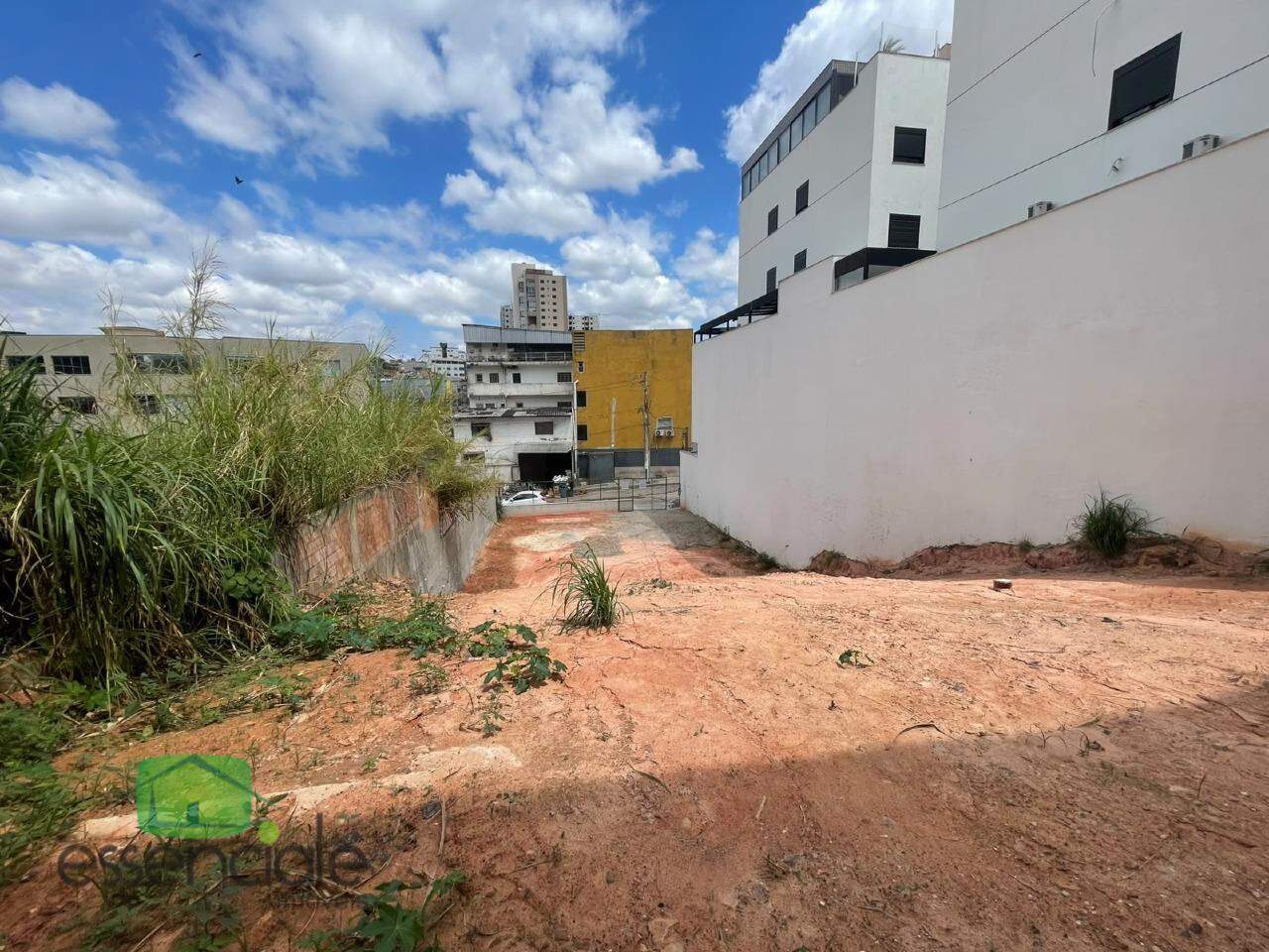 Lote comercial com 496m2 bairro arcádia(centro contagem) a venda pode 990 mil
