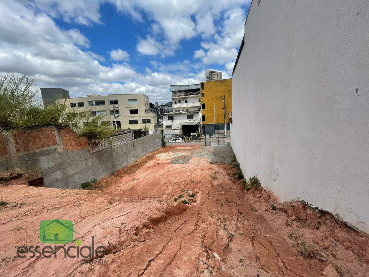 Lote comercial com 496m2 bairro arcádia(centro contagem) a venda pode 990 mil