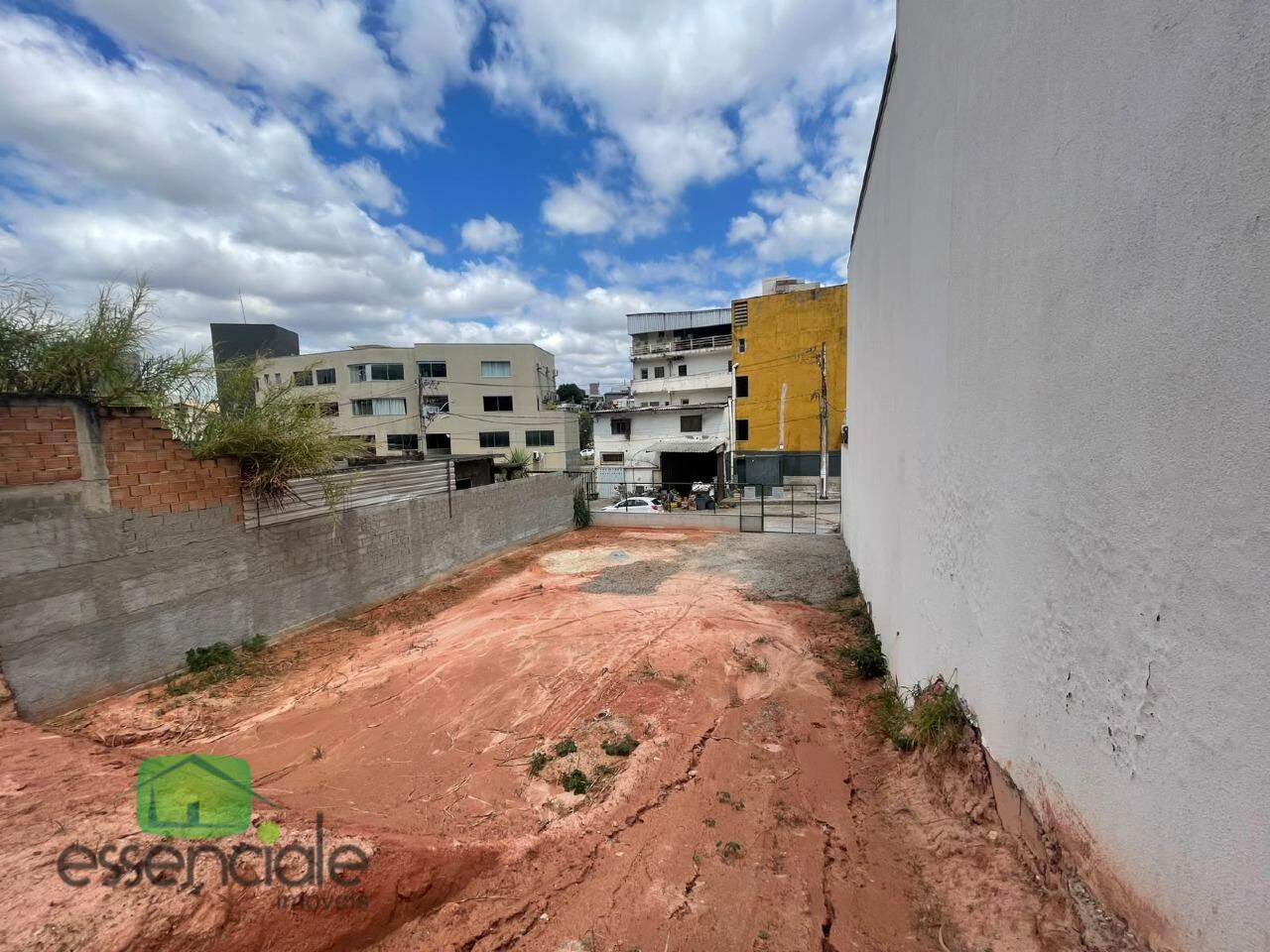 Lote comercial com 496m2 bairro arcádia(centro contagem) a venda pode 990 mil