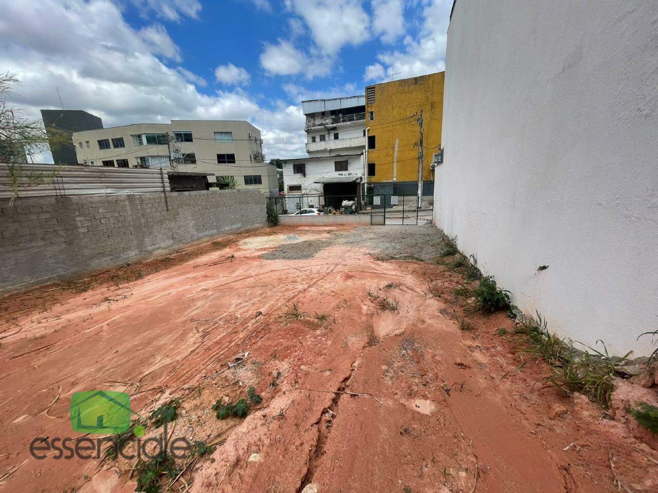 Lote comercial com 496m2 bairro arcádia(centro contagem) a venda pode 990 mil