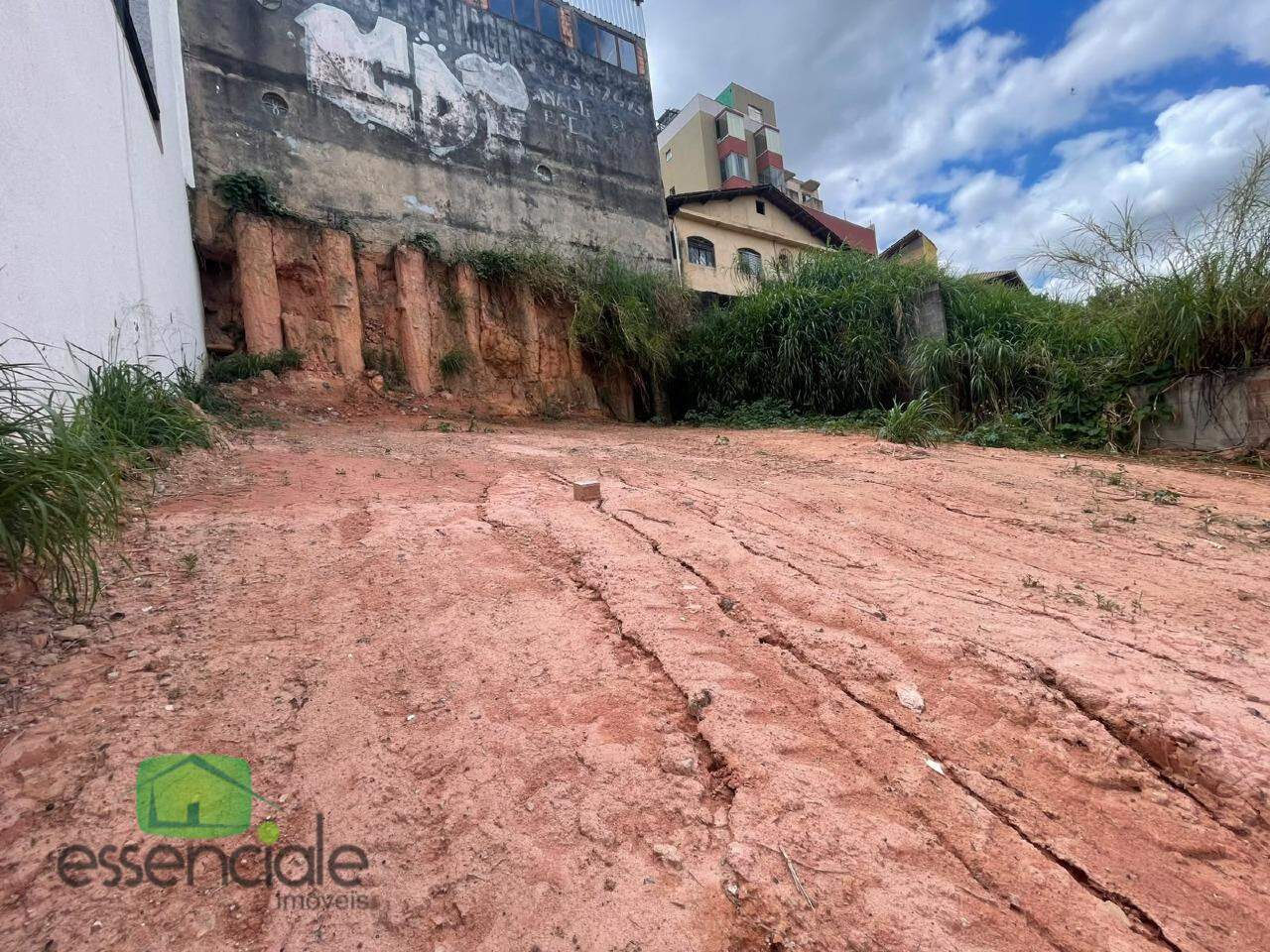 Lote comercial com 496m2 bairro arcádia(centro contagem) a venda pode 990 mil