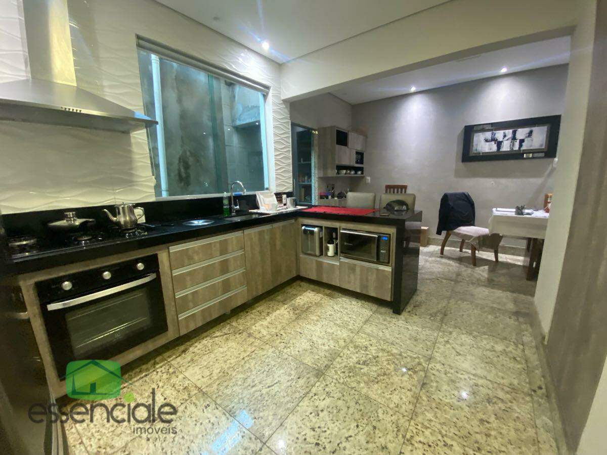 Casa de 340 m² e 3 quartos no bairro Fonte Grande à venda por R$ 1.200.000