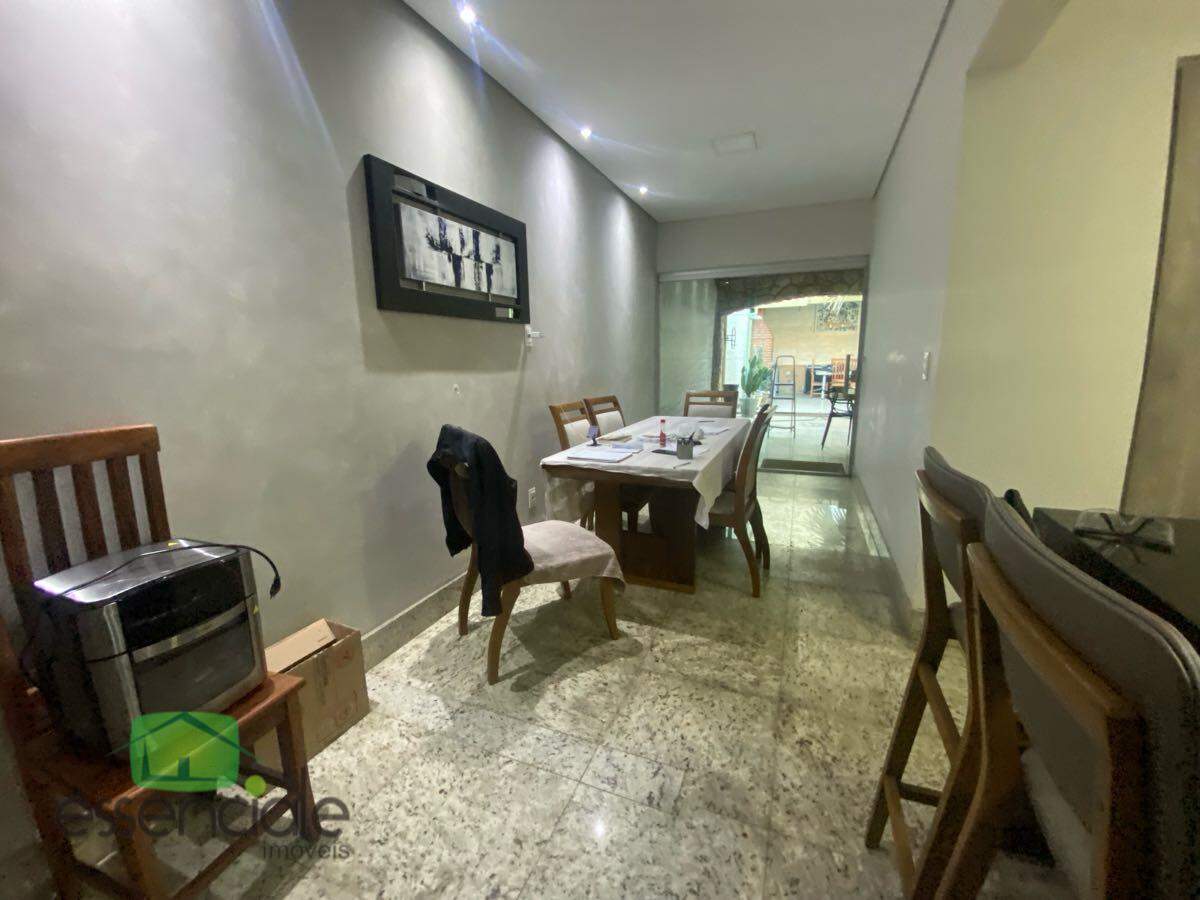 Casa de 340 m² e 3 quartos no bairro Fonte Grande à venda por R$ 1.200.000