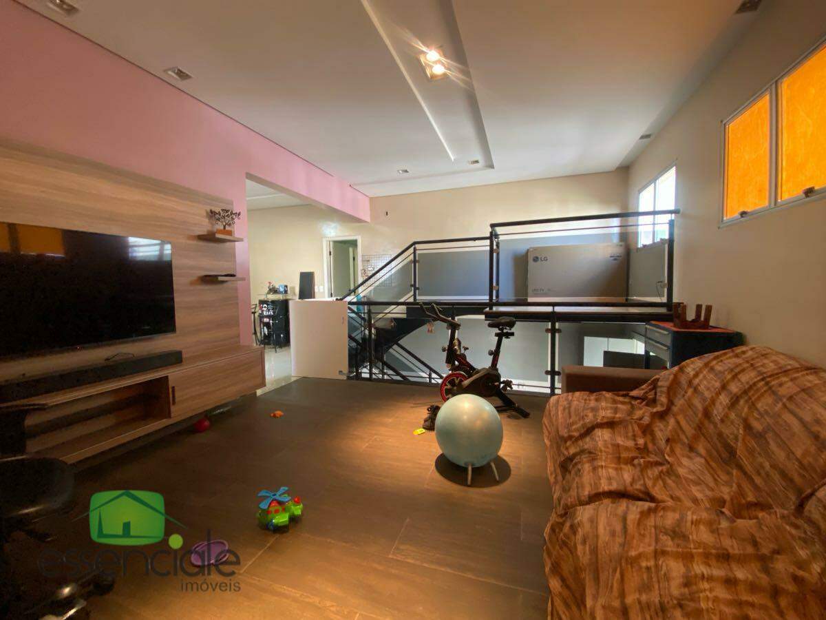 Casa com 251m² e 3 quartos no bairro Jardim Riacho das Pedras à venda por R$ 1.300.000