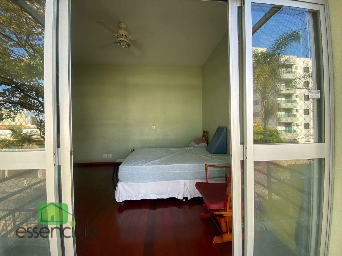 Casa com 251m² e 3 quartos no bairro Jardim Riacho das Pedras à venda por R$ 1.300.000