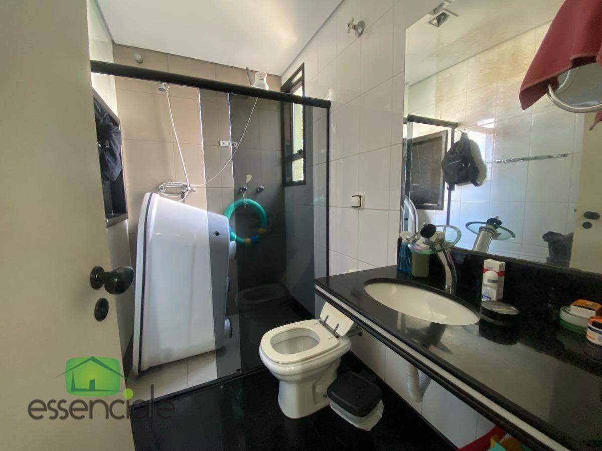 Casa com 251m² e 3 quartos no bairro Jardim Riacho das Pedras à venda por R$ 1.300.000