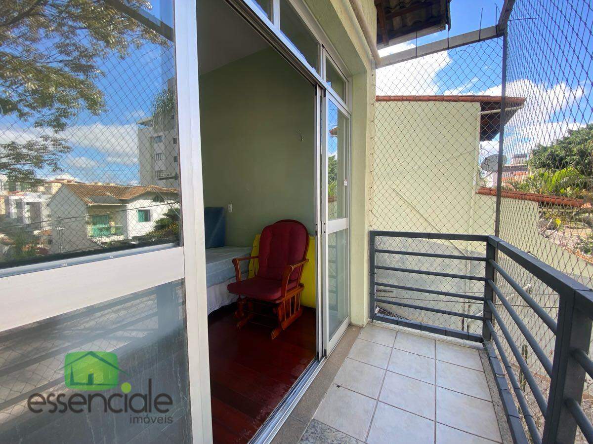 Casa com 251m² e 3 quartos no bairro Jardim Riacho das Pedras à venda por R$ 1.300.000
