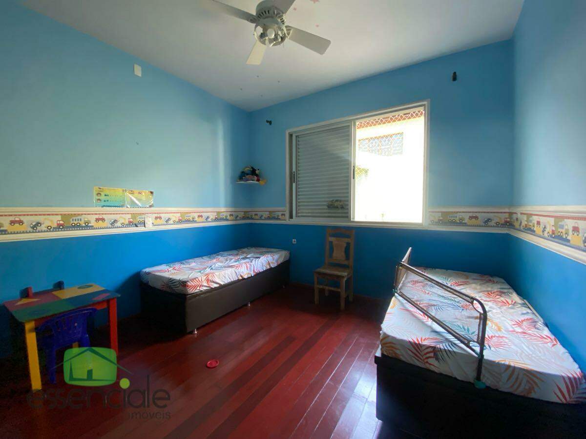 Casa com 251m² e 3 quartos no bairro Jardim Riacho das Pedras à venda por R$ 1.300.000