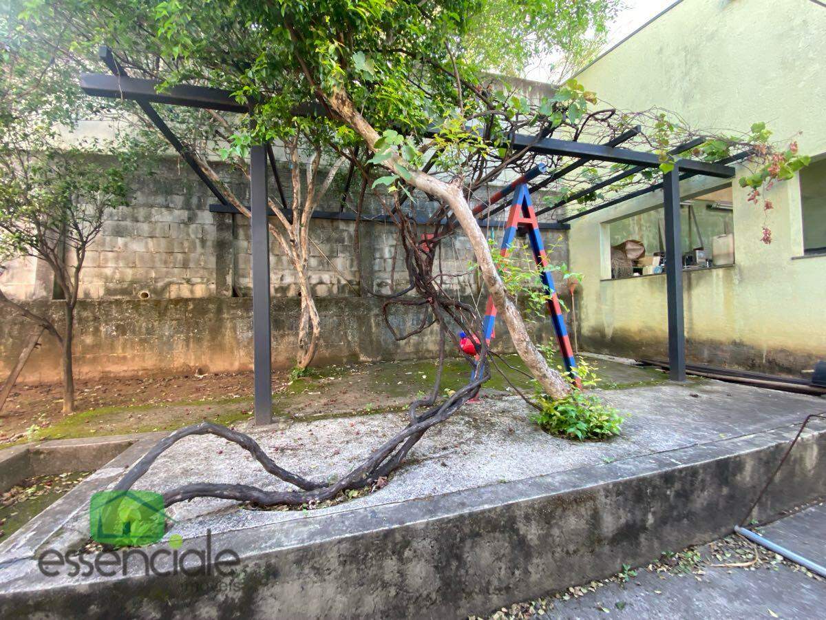 Casa com 251m² e 3 quartos no bairro Jardim Riacho das Pedras à venda por R$ 1.300.000