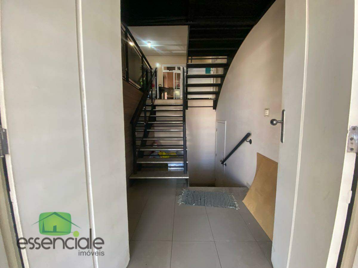 Casa com 251m² e 3 quartos no bairro Jardim Riacho das Pedras à venda por R$ 1.300.000