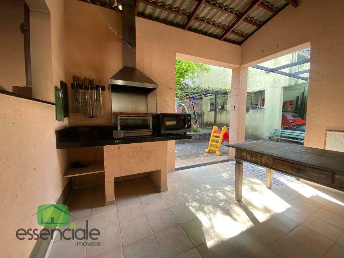 Casa com 251m² e 3 quartos no bairro Jardim Riacho das Pedras à venda por R$ 1.300.000