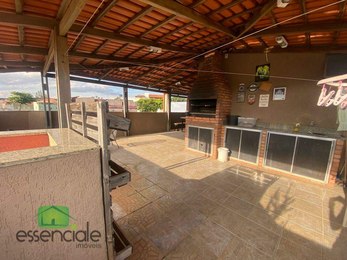 Cobertura de 182 m² e 4 quartos no bairro Santa Cruz à venda por R$ 745.000