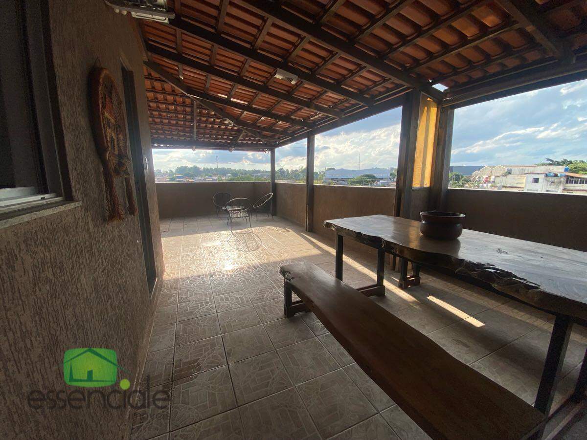 Cobertura de 182 m² e 4 quartos no bairro Santa Cruz à venda por R$ 745.000