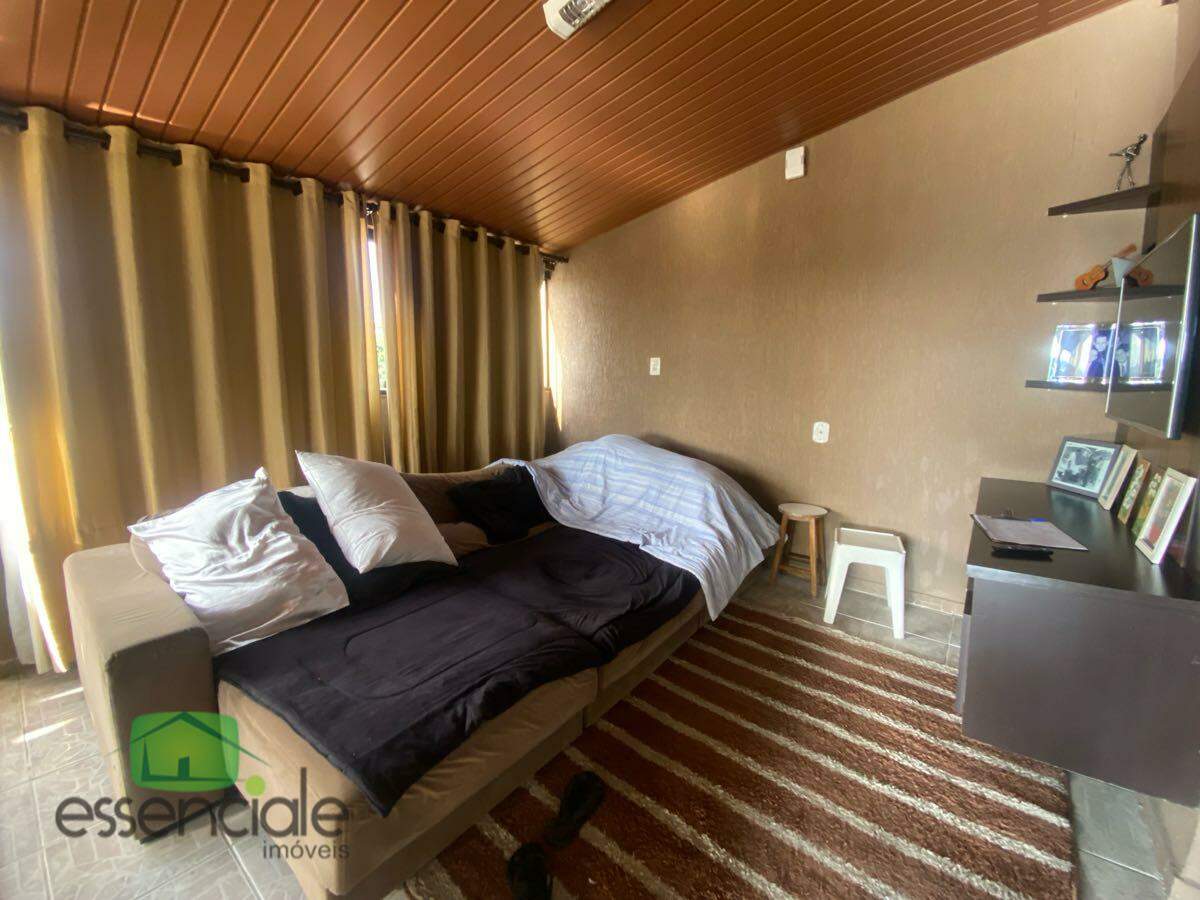 Cobertura de 182 m² e 4 quartos no bairro Santa Cruz à venda por R$ 745.000