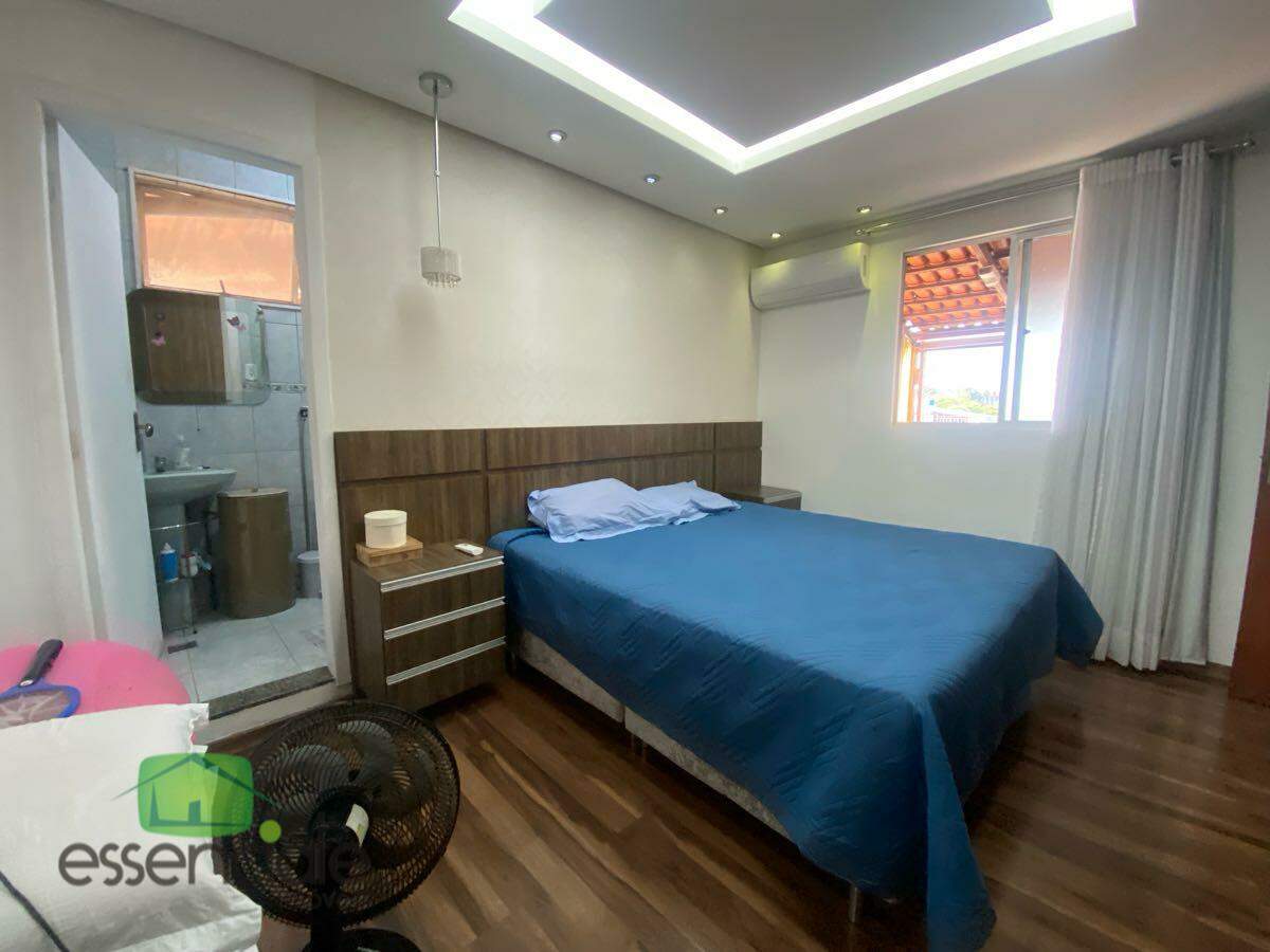 Cobertura de 182 m² e 4 quartos no bairro Santa Cruz à venda por R$ 745.000
