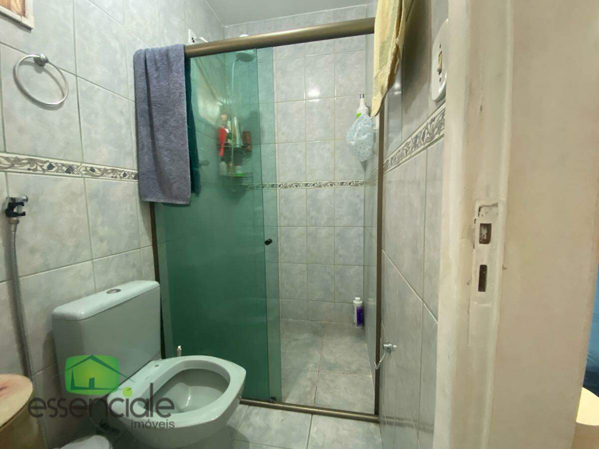 Cobertura de 182 m² e 4 quartos no bairro Santa Cruz à venda por R$ 745.000
