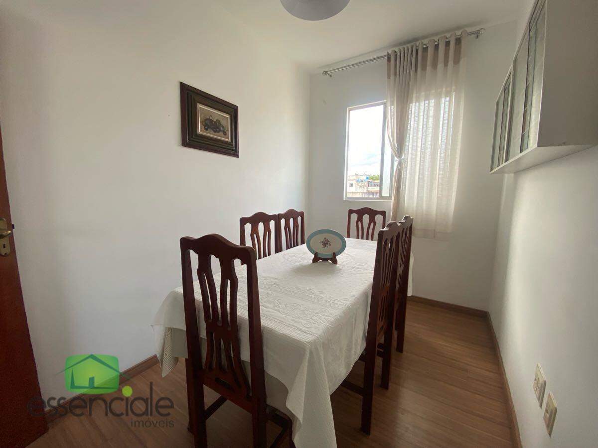 Cobertura de 182 m² e 4 quartos no bairro Santa Cruz à venda por R$ 745.000