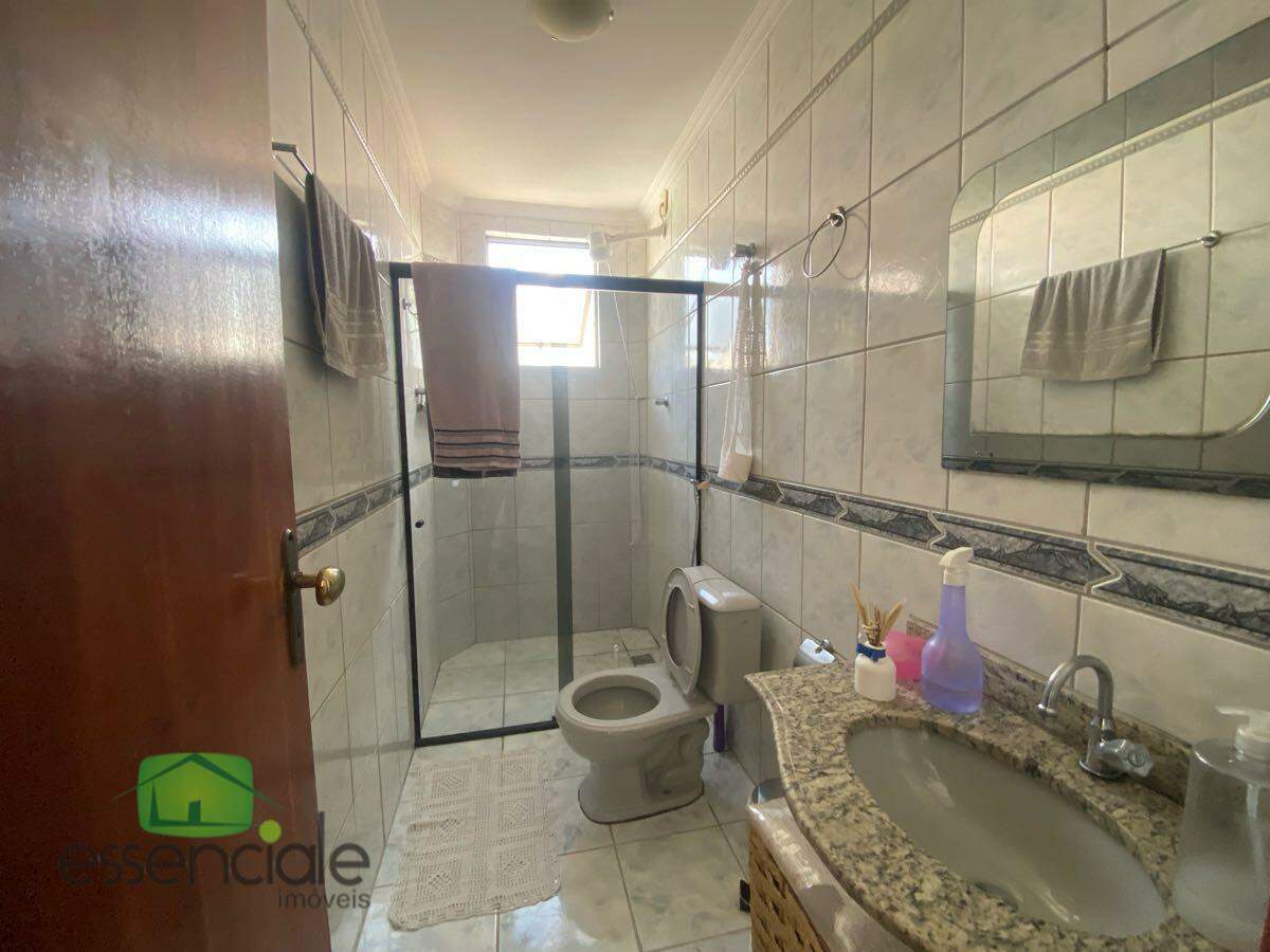 Cobertura de 182 m² e 4 quartos no bairro Santa Cruz à venda por R$ 745.000