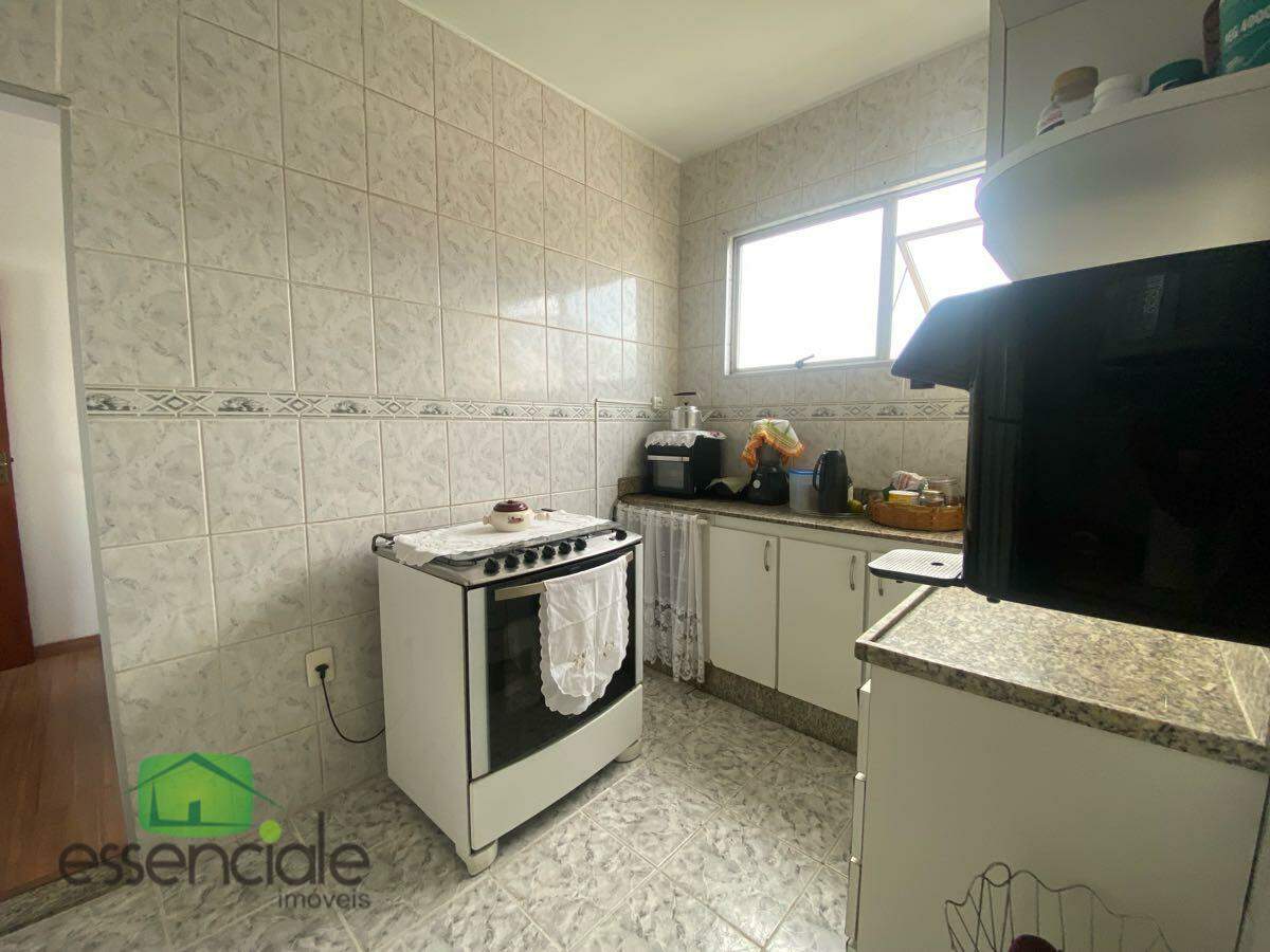 Cobertura de 182 m² e 4 quartos no bairro Santa Cruz à venda por R$ 745.000