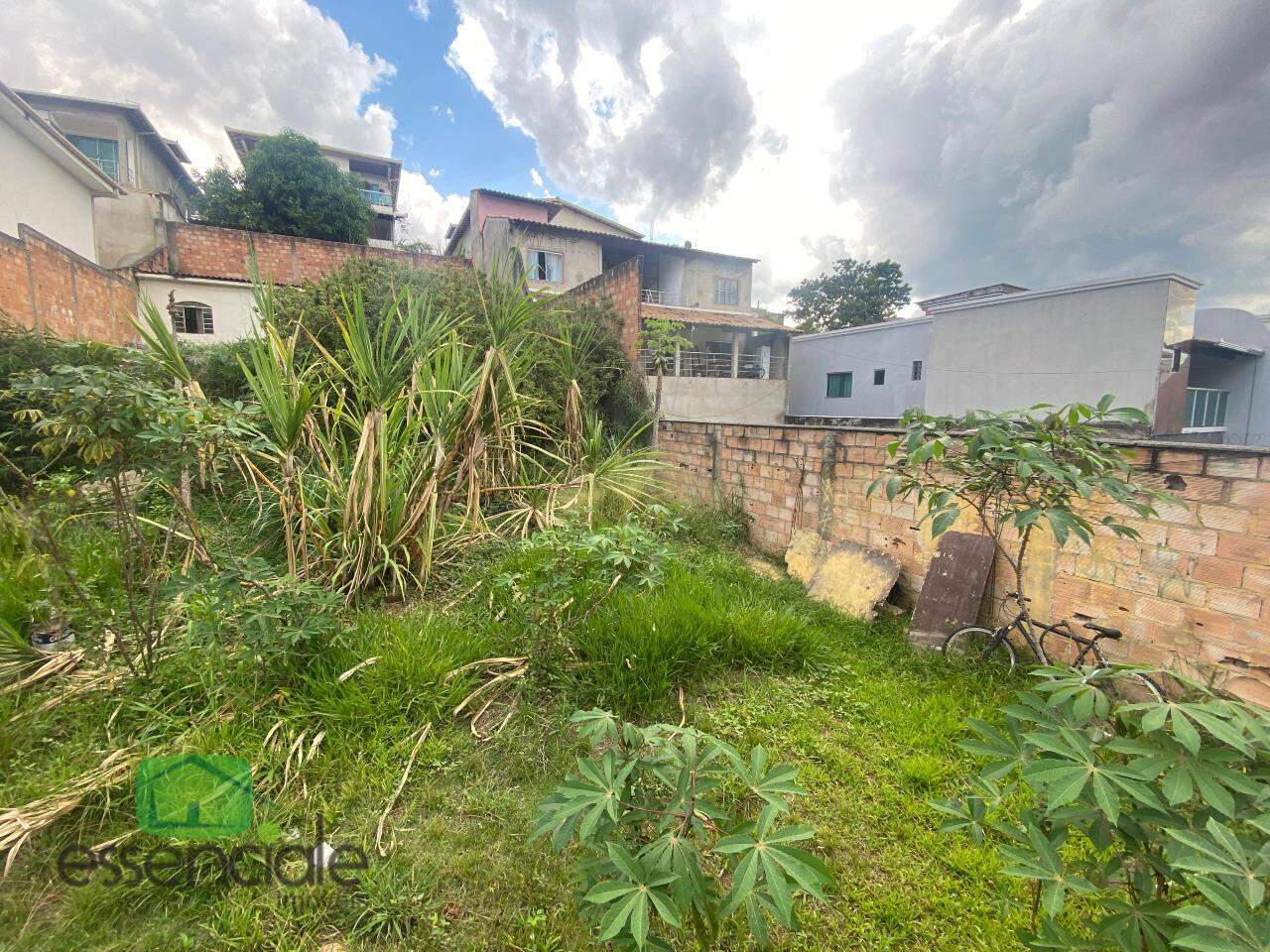Lote de 185 m² no bairro Europa à venda por R$ 350.000