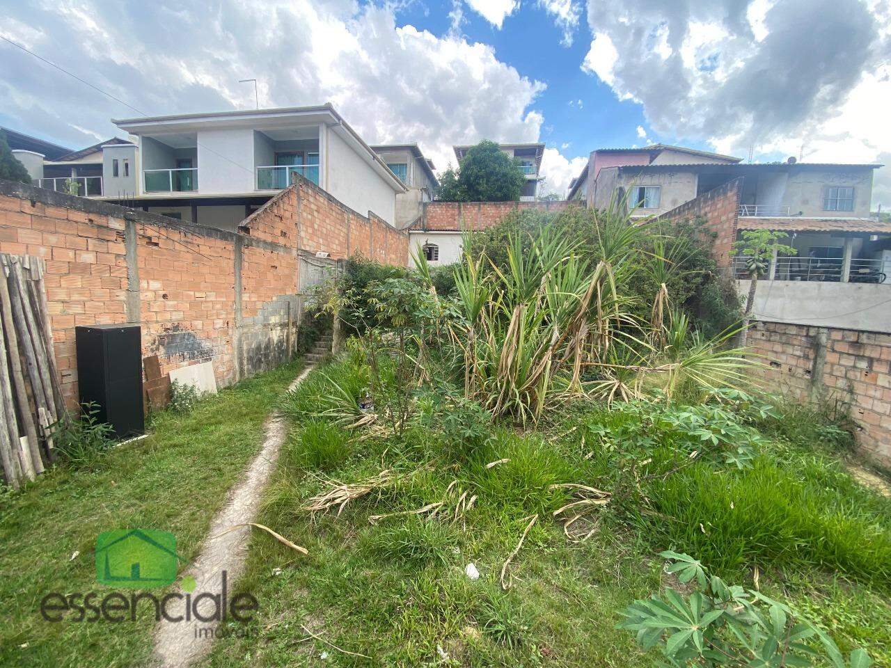 Lote de 185 m² no bairro Europa à venda por R$ 350.000