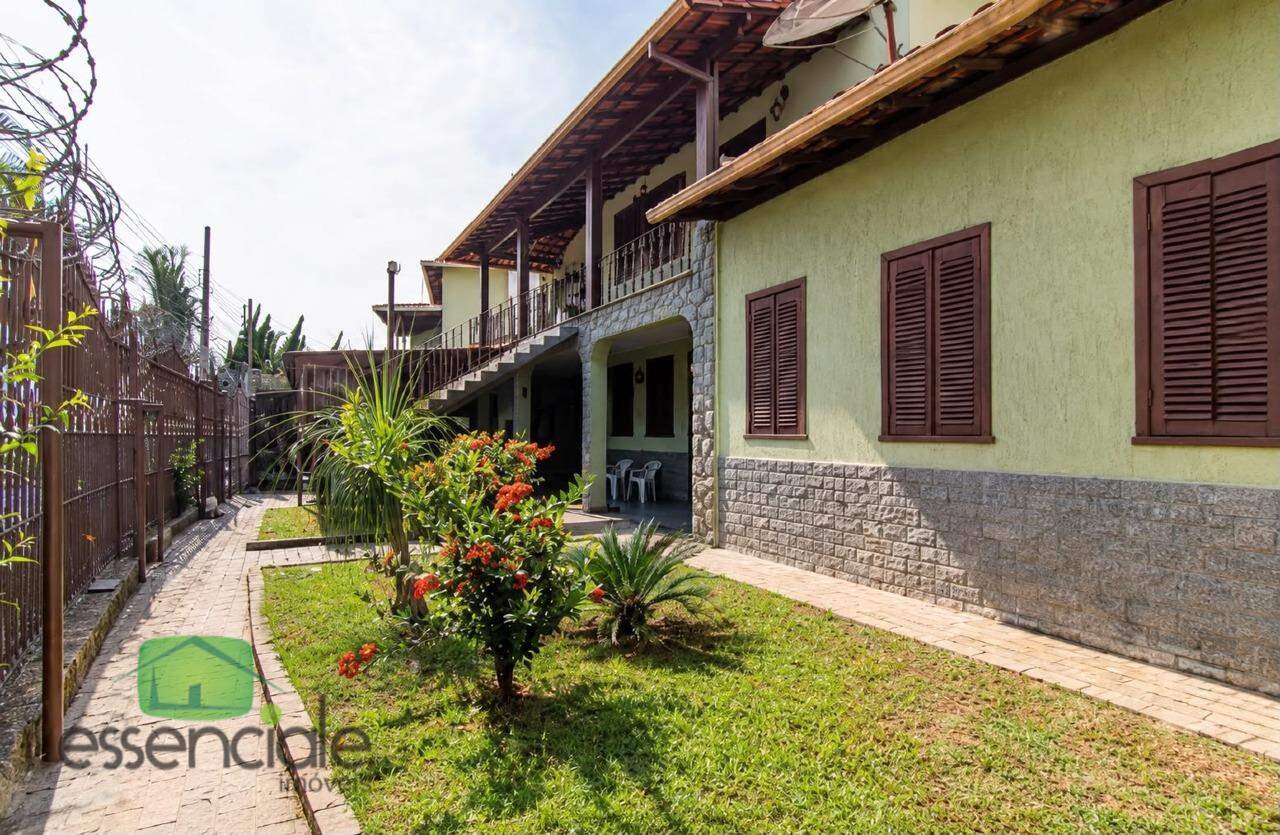 Casa com 420 m² e 4 quartos no bairro Jardim Riacho das Pedras à venda por R$ 1.500.000,00