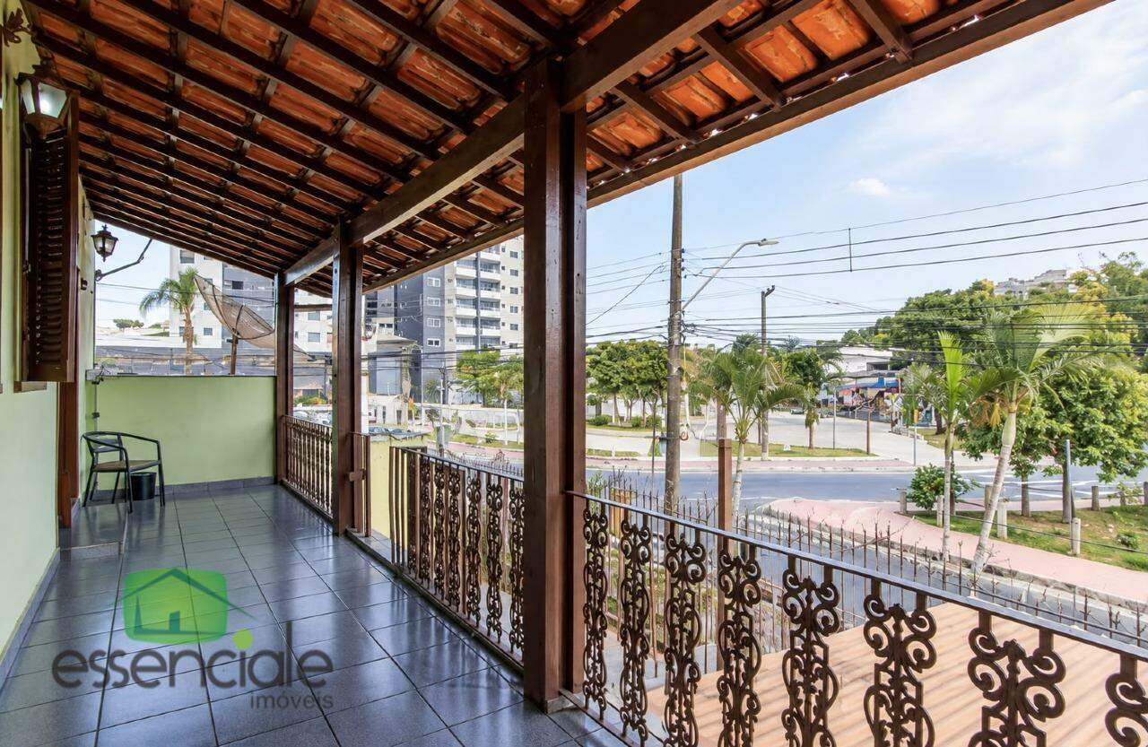 Casa com 420 m² e 4 quartos no bairro Jardim Riacho das Pedras à venda por R$ 1.500.000,00