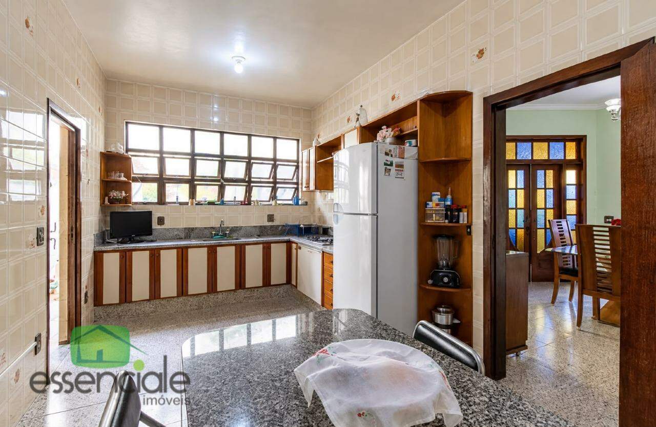 Casa com 420 m² e 4 quartos no bairro Jardim Riacho das Pedras à venda por R$ 1.500.000,00