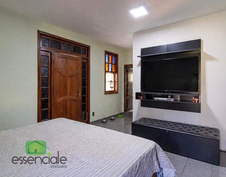 Casa com 420 m² e 4 quartos no bairro Jardim Riacho das Pedras à venda por R$ 1.500.000,00