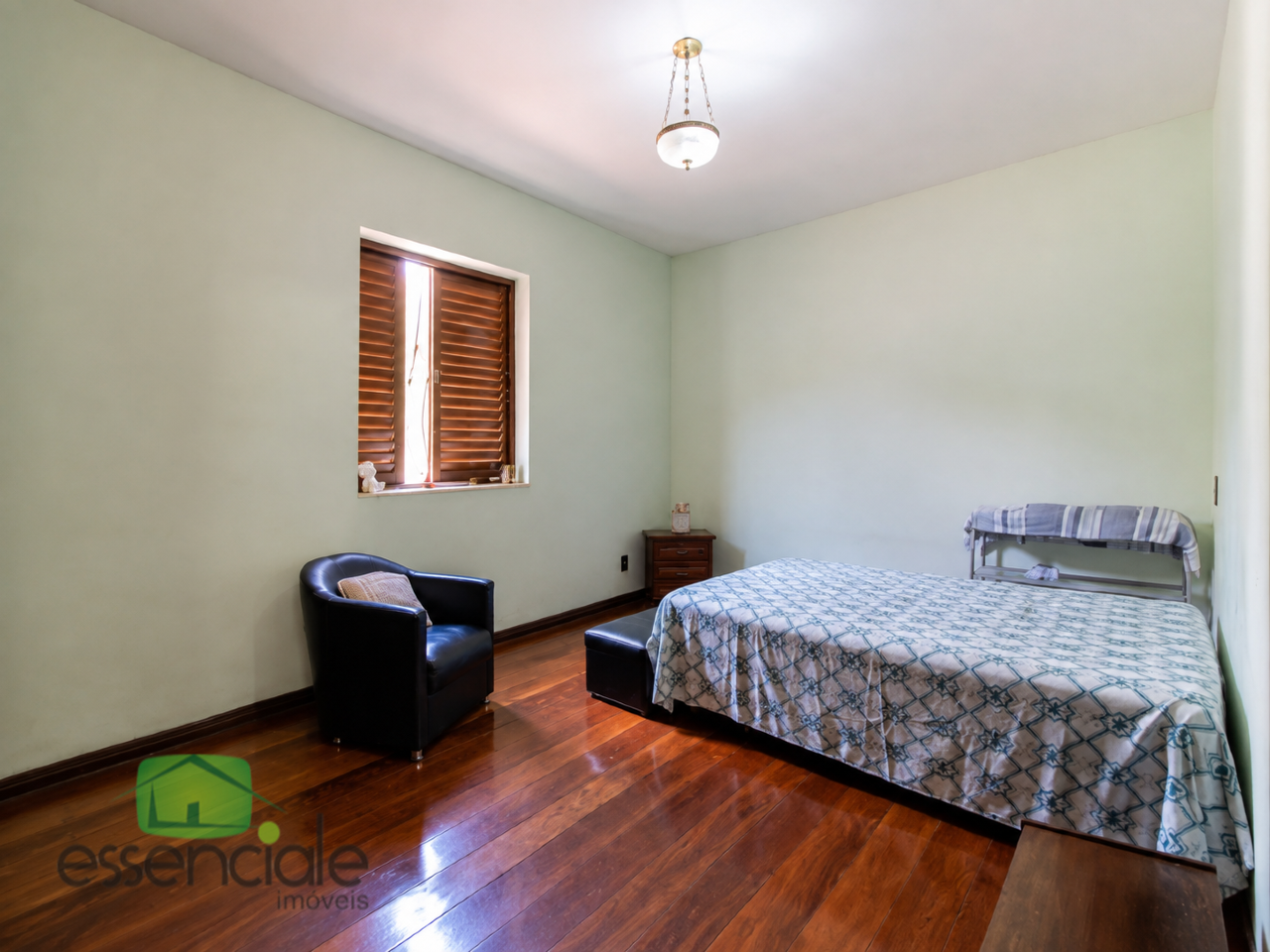 Casa com 420 m² e 4 quartos no bairro Jardim Riacho das Pedras à venda por R$ 1.500.000,00