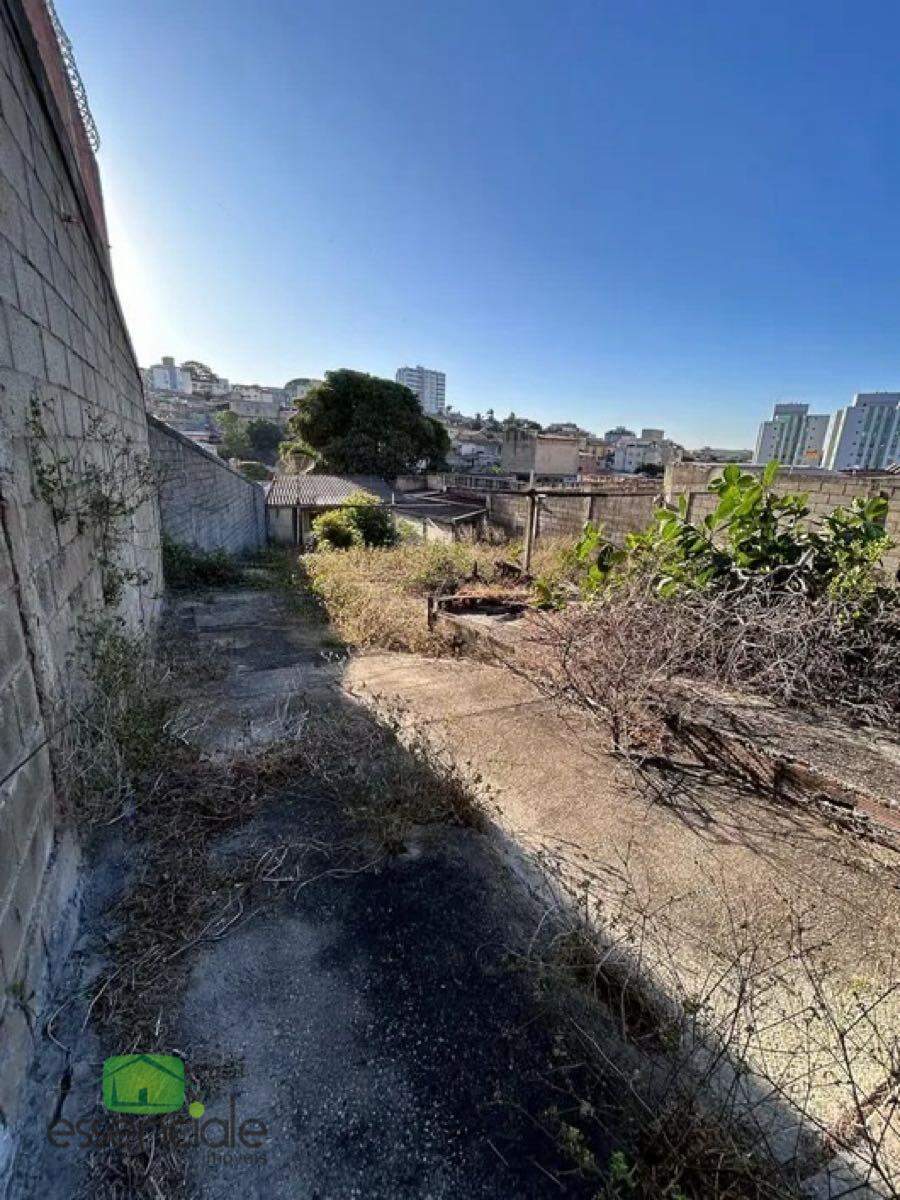 Lote de 492 m² no bairro Alvorada à venda por R$ 500.000