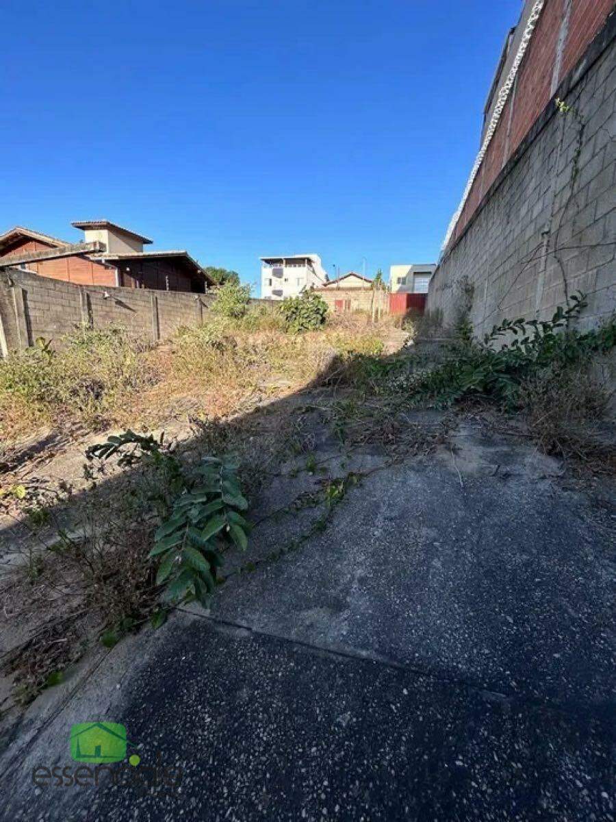 Lote de 492 m² no bairro Alvorada à venda por R$ 500.000