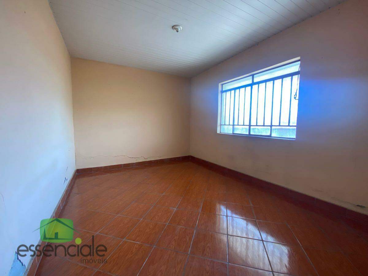 Casa de 360 m² e 5 quartos no bairro Novo Riacho à venda por R$ 600.000